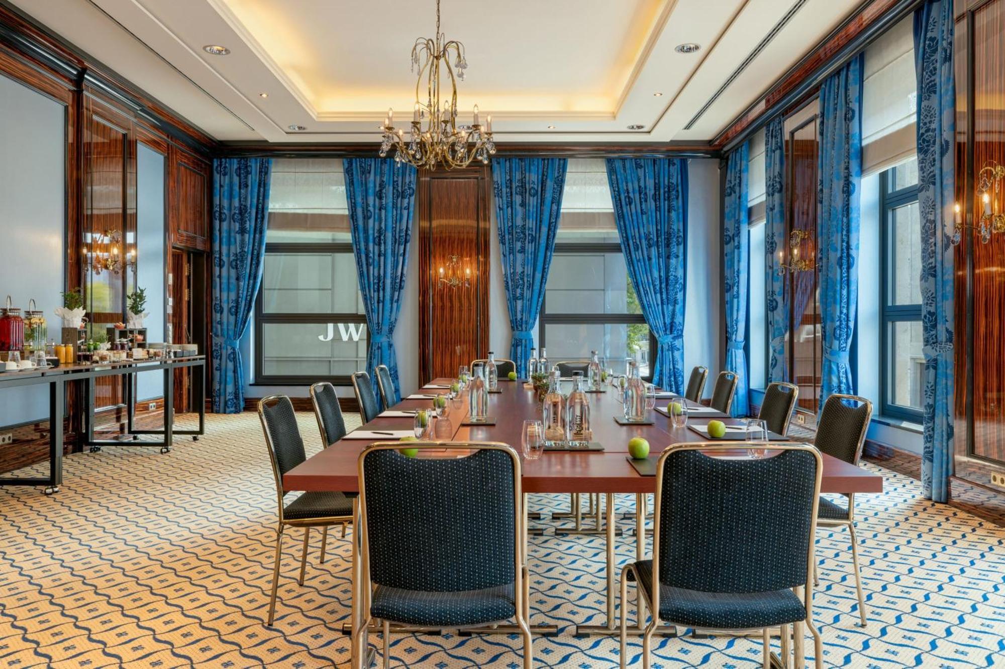 Jw Marriott Hotel Берлин Екстериор снимка The meeting room