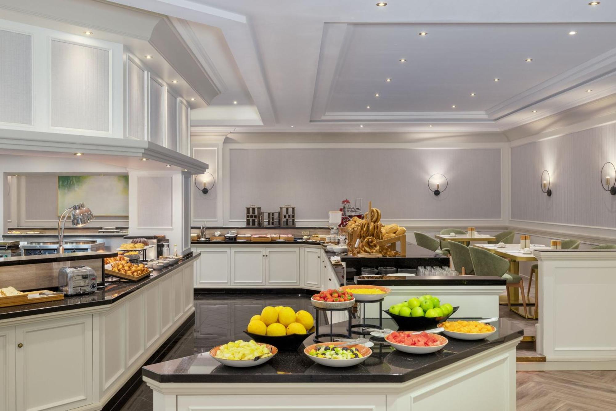 Jw Marriott Hotel Берлин Екстериор снимка The restaurant