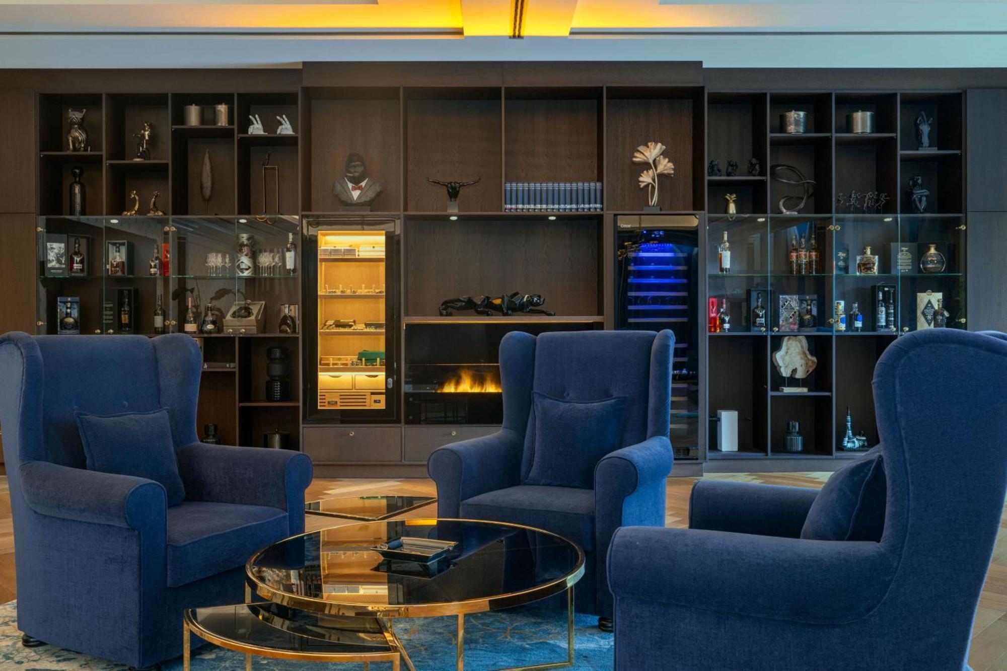 Jw Marriott Hotel Берлин Екстериор снимка The library at the hotel